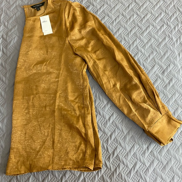 Banana republic pleated shoulder blouse - Picture 2 of 3